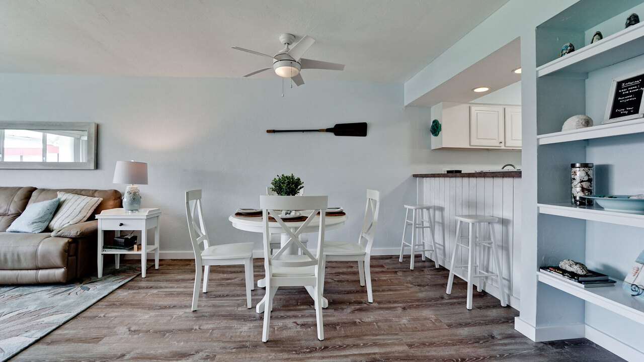 Runaway Bay 210 - Image 13