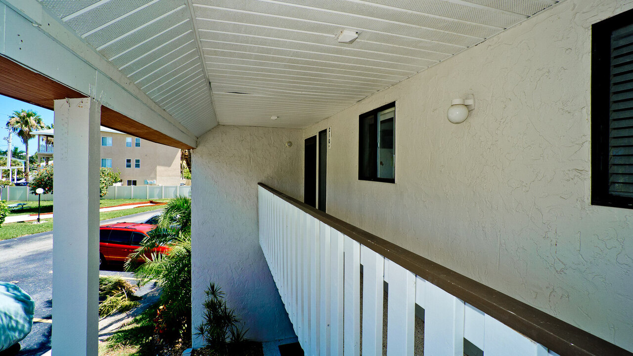 Runaway Bay 210 - Image 20