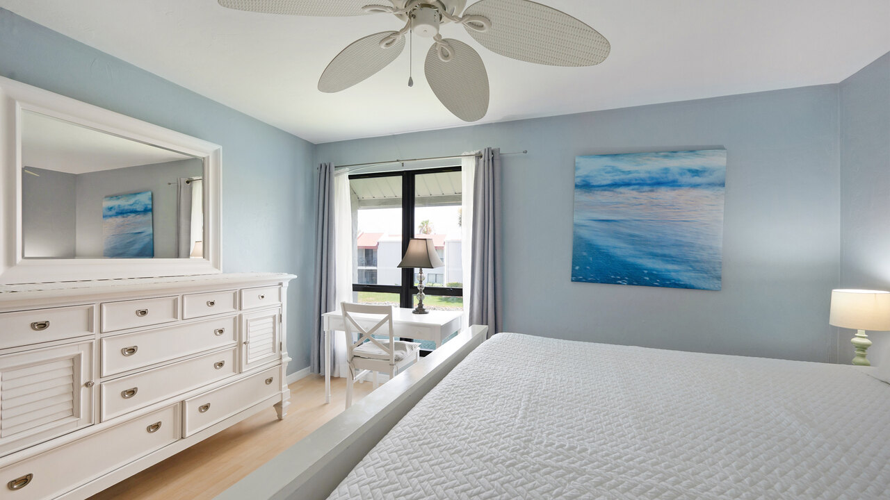 Runaway Bay 207 - Image 21
