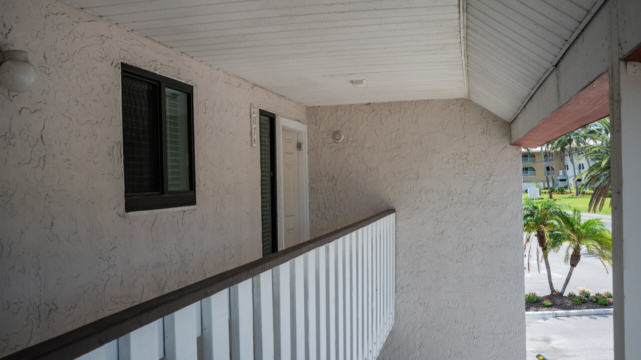 Runaway Bay 207 - Image 27