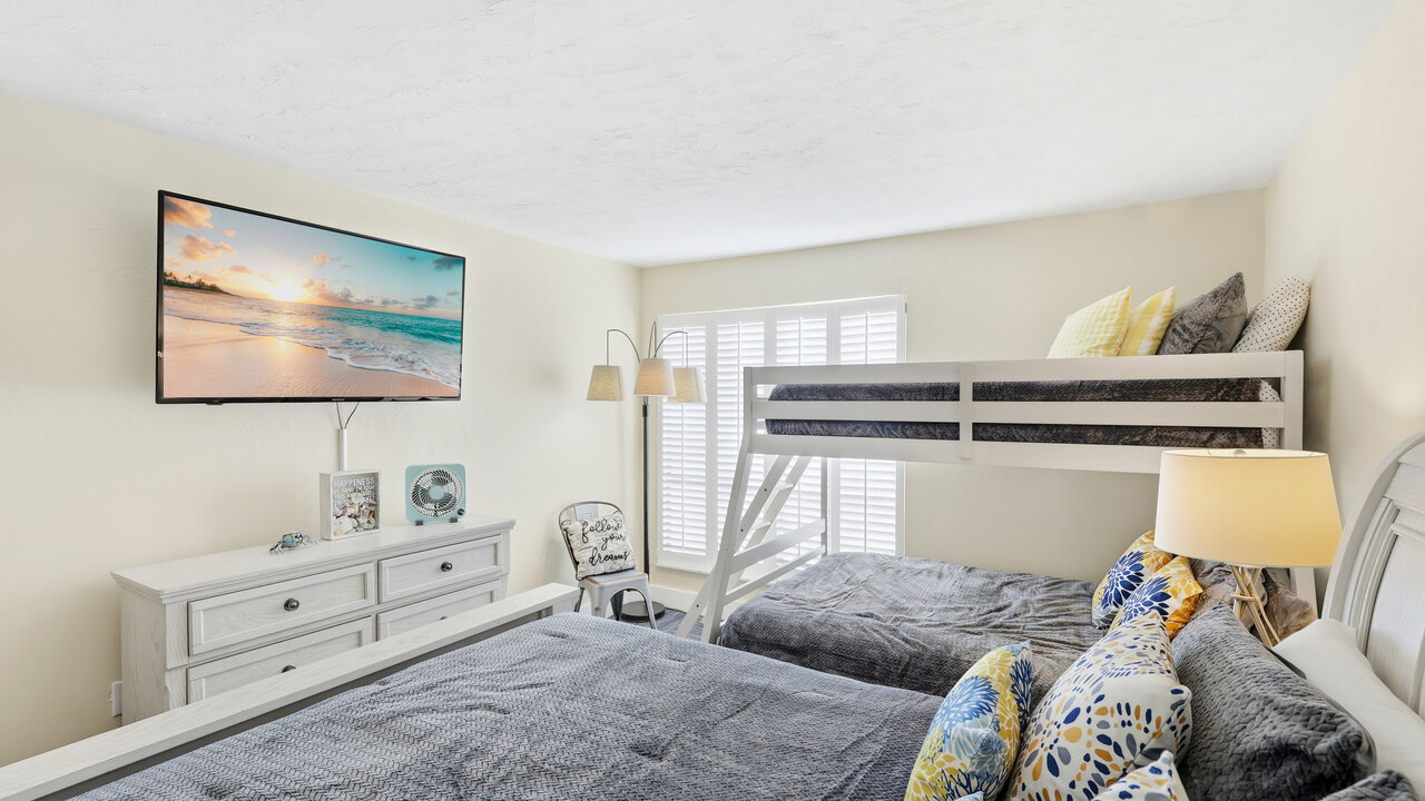 Runaway Bay 154 - Image 25