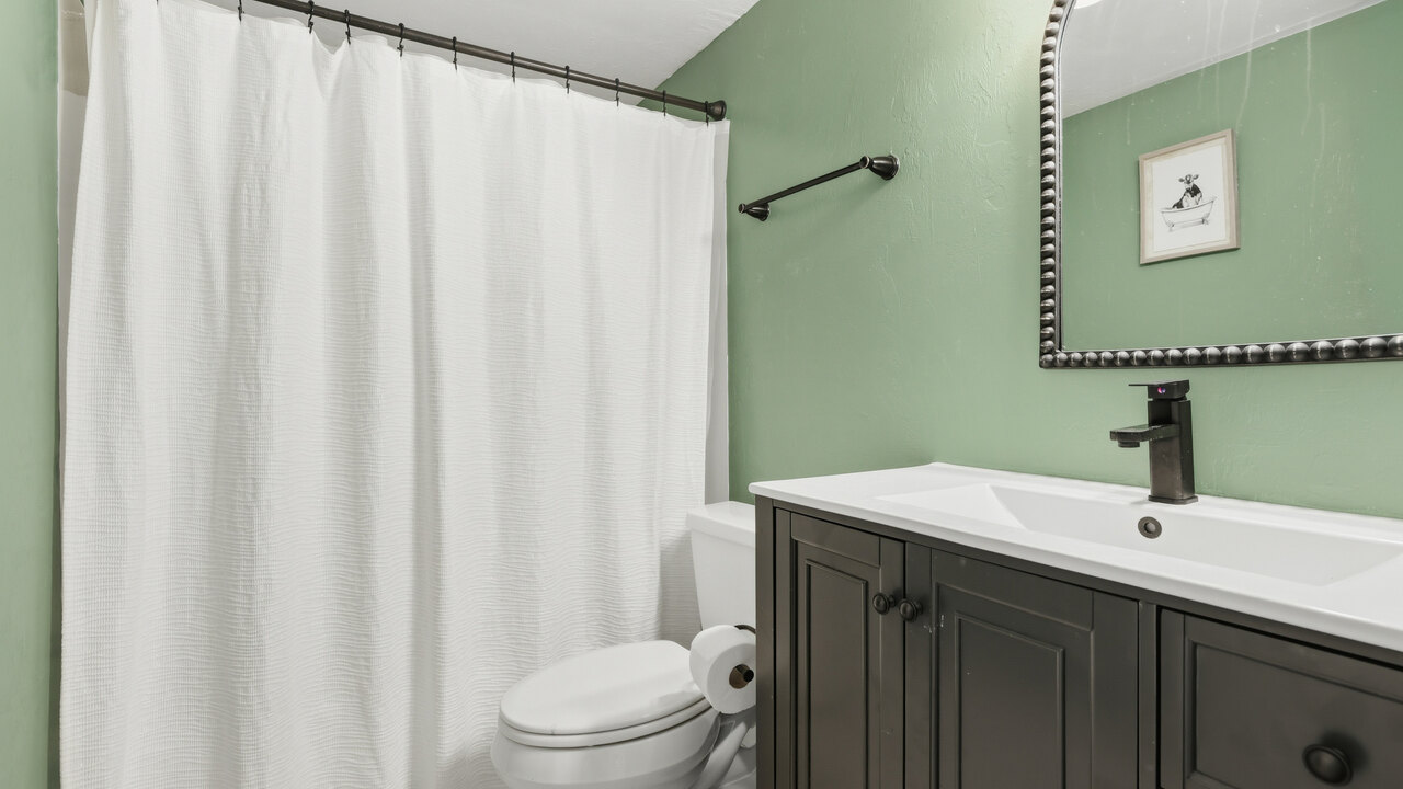 Runaway Bay 154 - Image 28