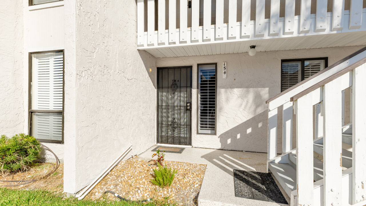 Runaway Bay 154 - Image 35