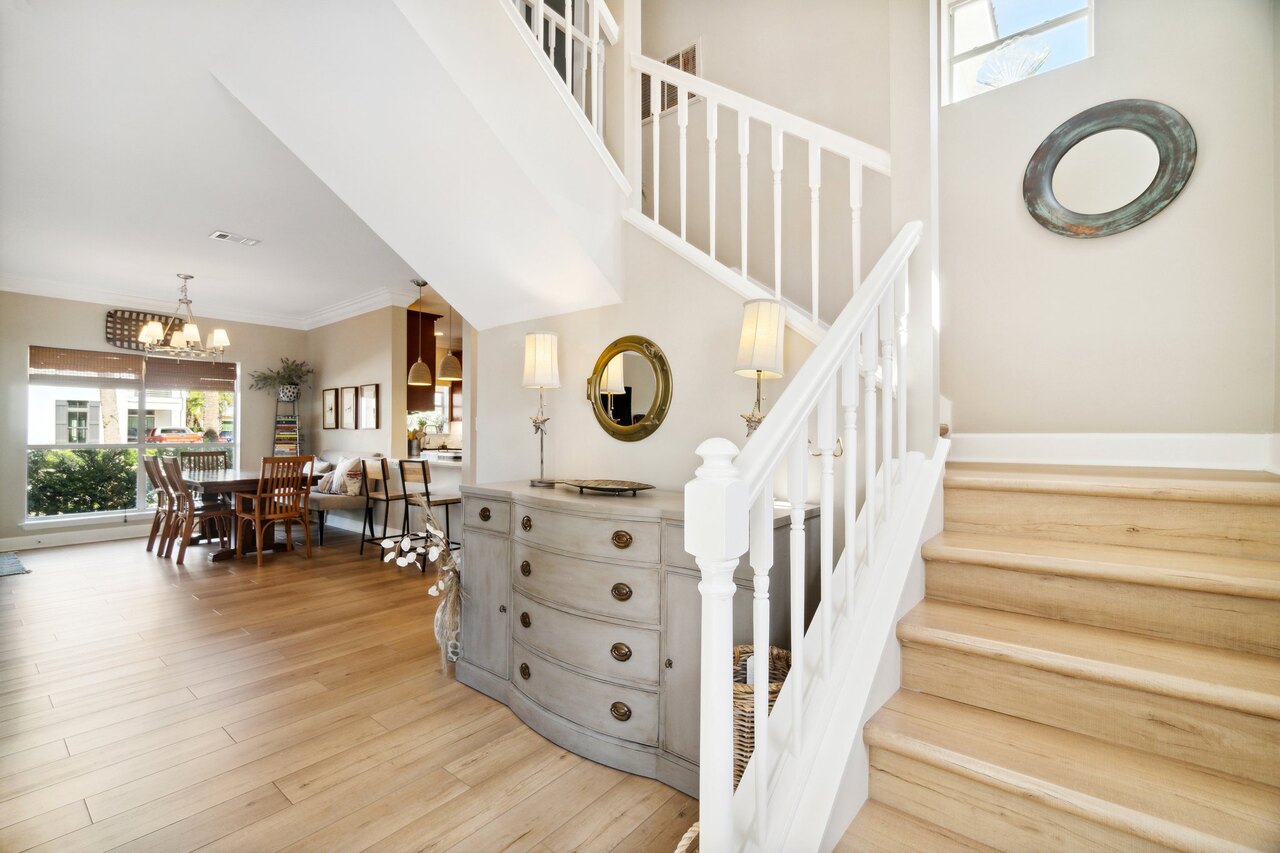 Island in The Sun - Image 4