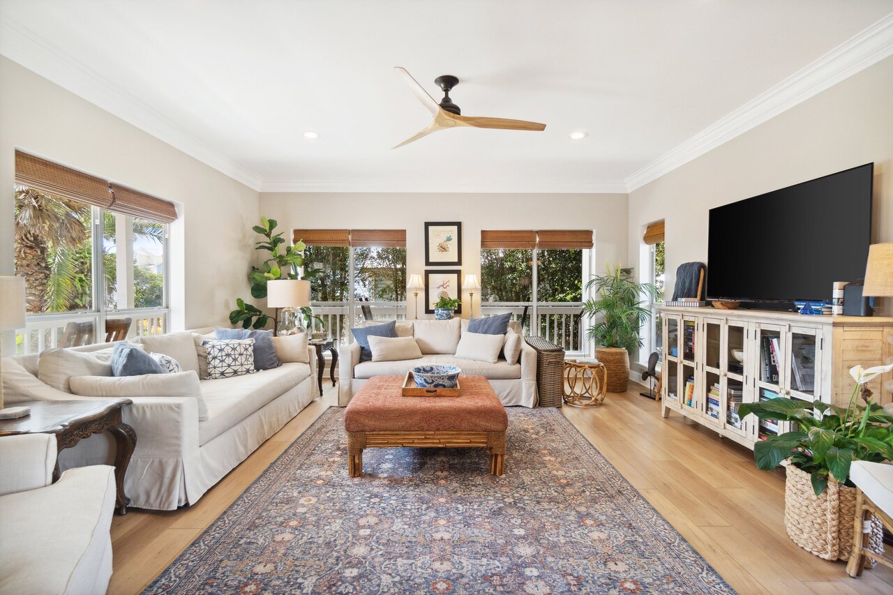 Island in The Sun - Image 5