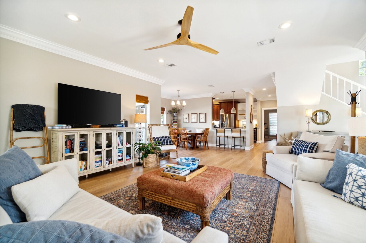 Island in The Sun - Image 7