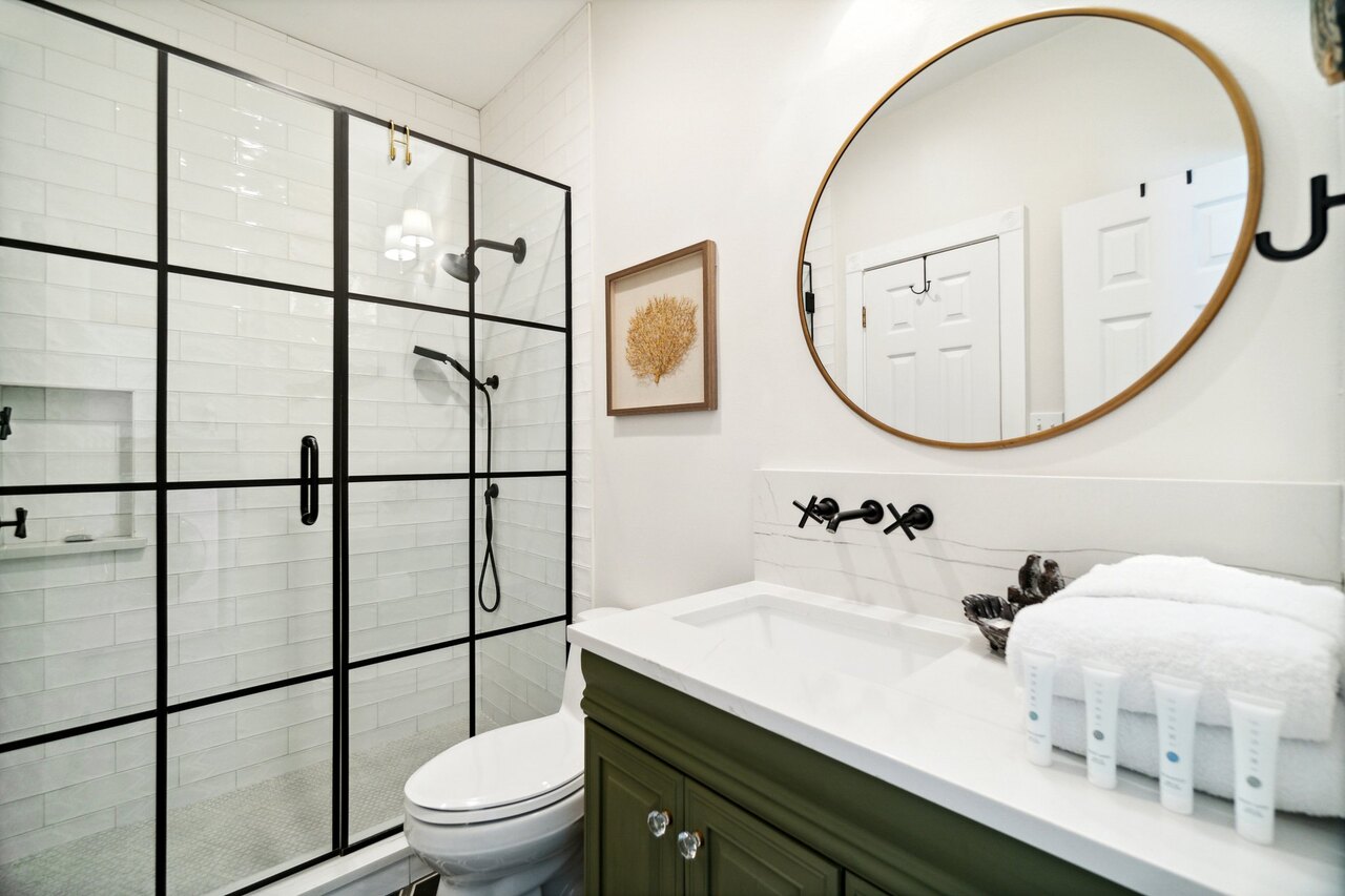 Island in The Sun - Image 15