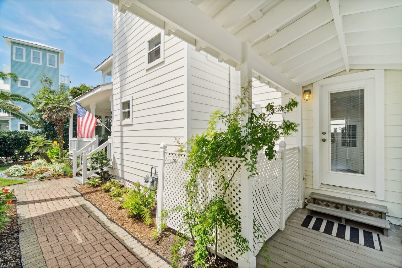 Island in The Sun - Image 37