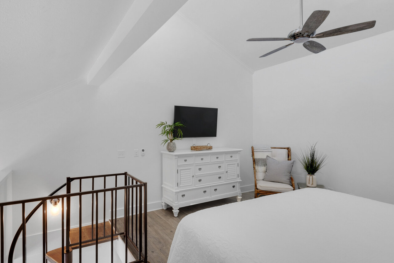 Mistral 18 - Image 15