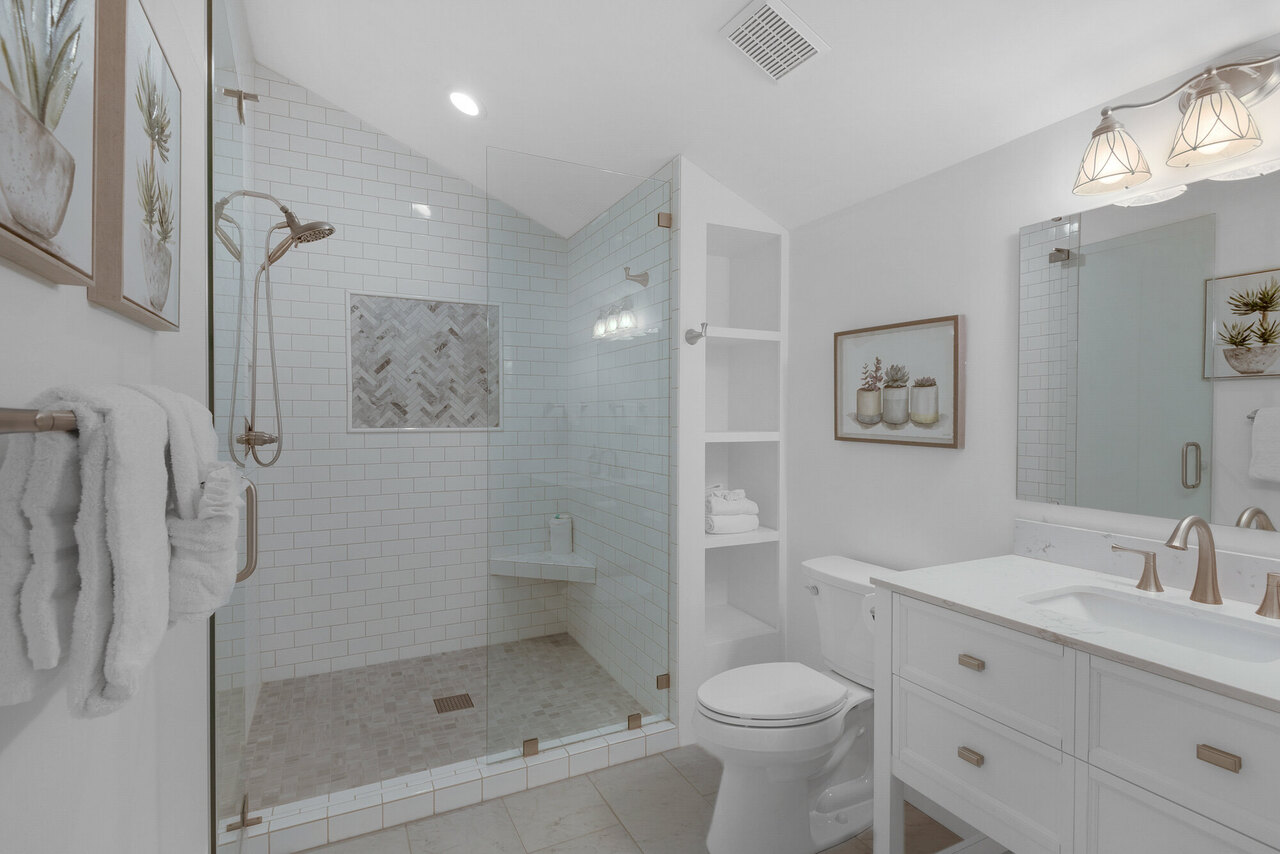 Mistral 18 - Image 18