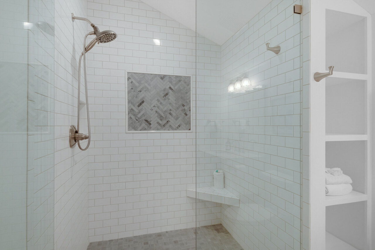 Mistral 18 - Image 19