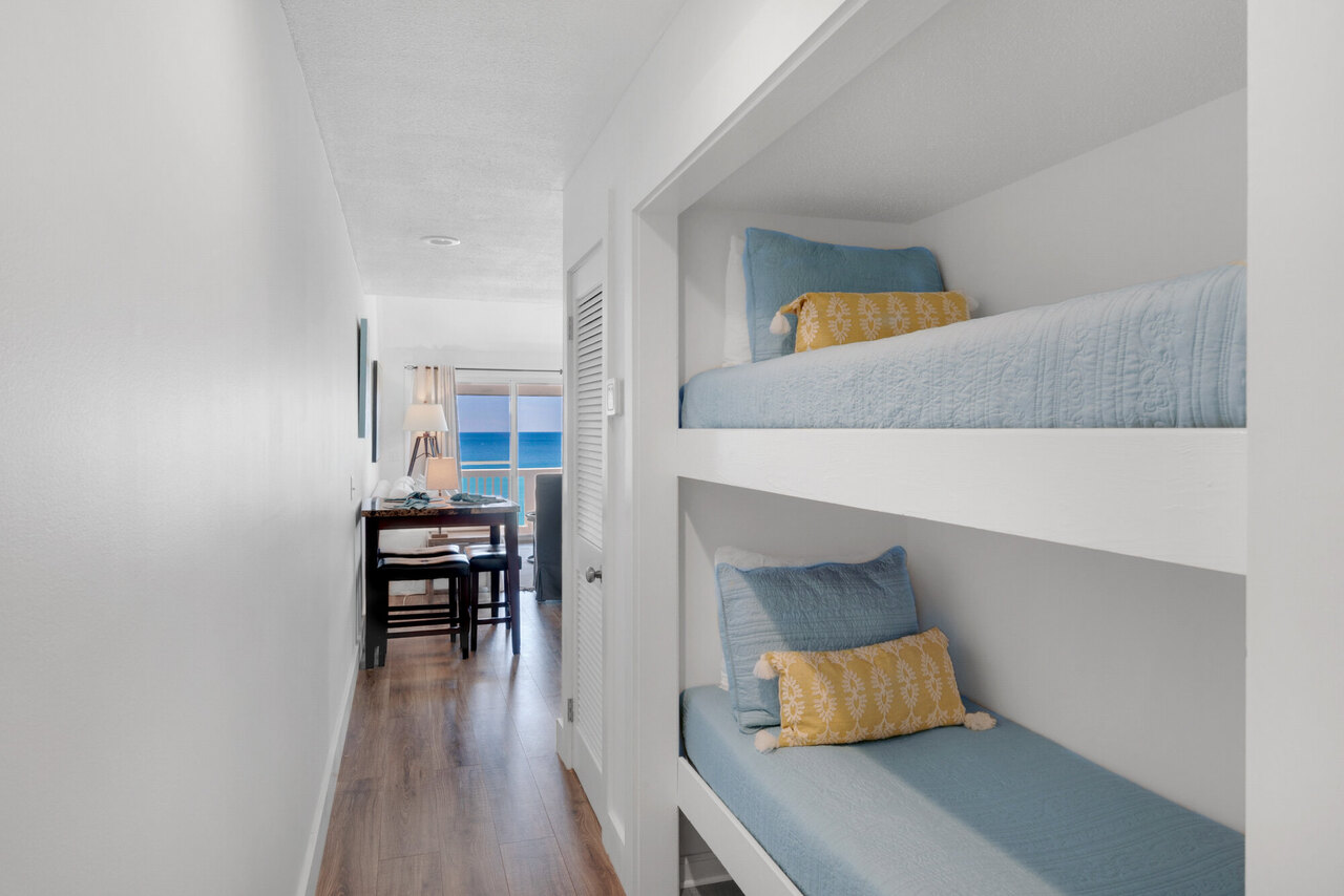 Mistral 18 - Image 27