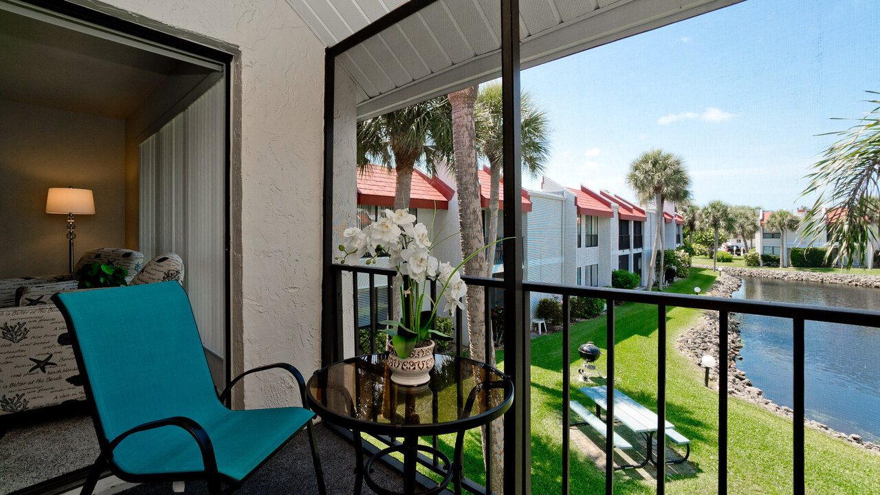 Runaway Bay 215 - Image 1