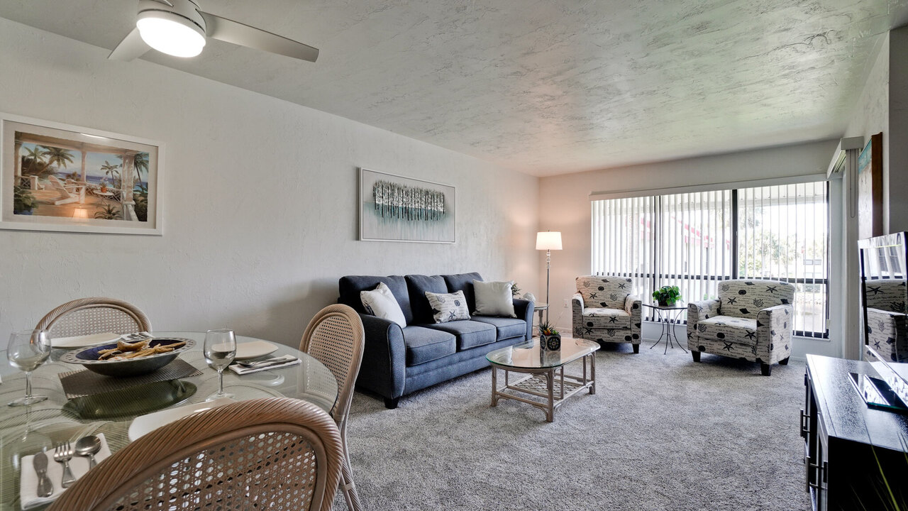 Runaway Bay 215 - Image 2