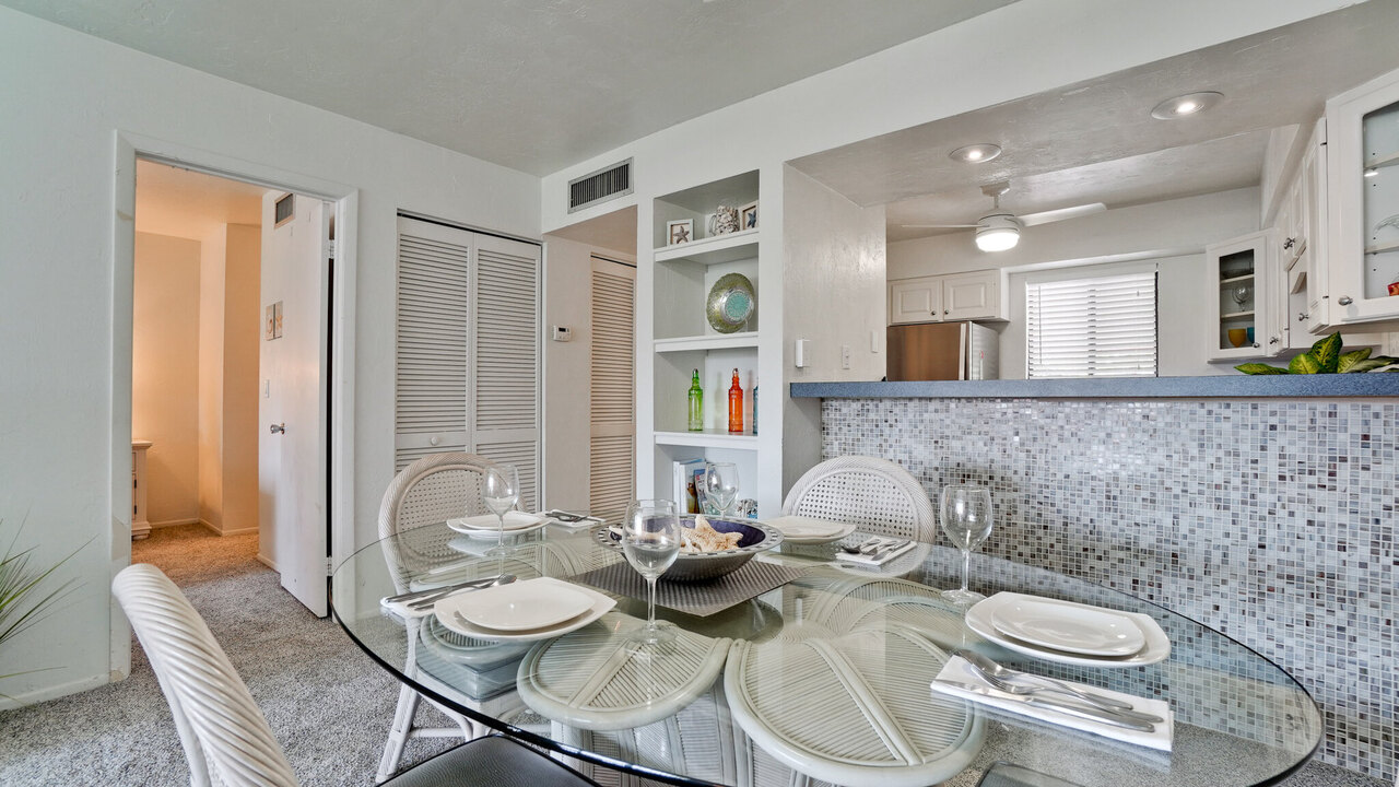 Runaway Bay 215 - Image 3