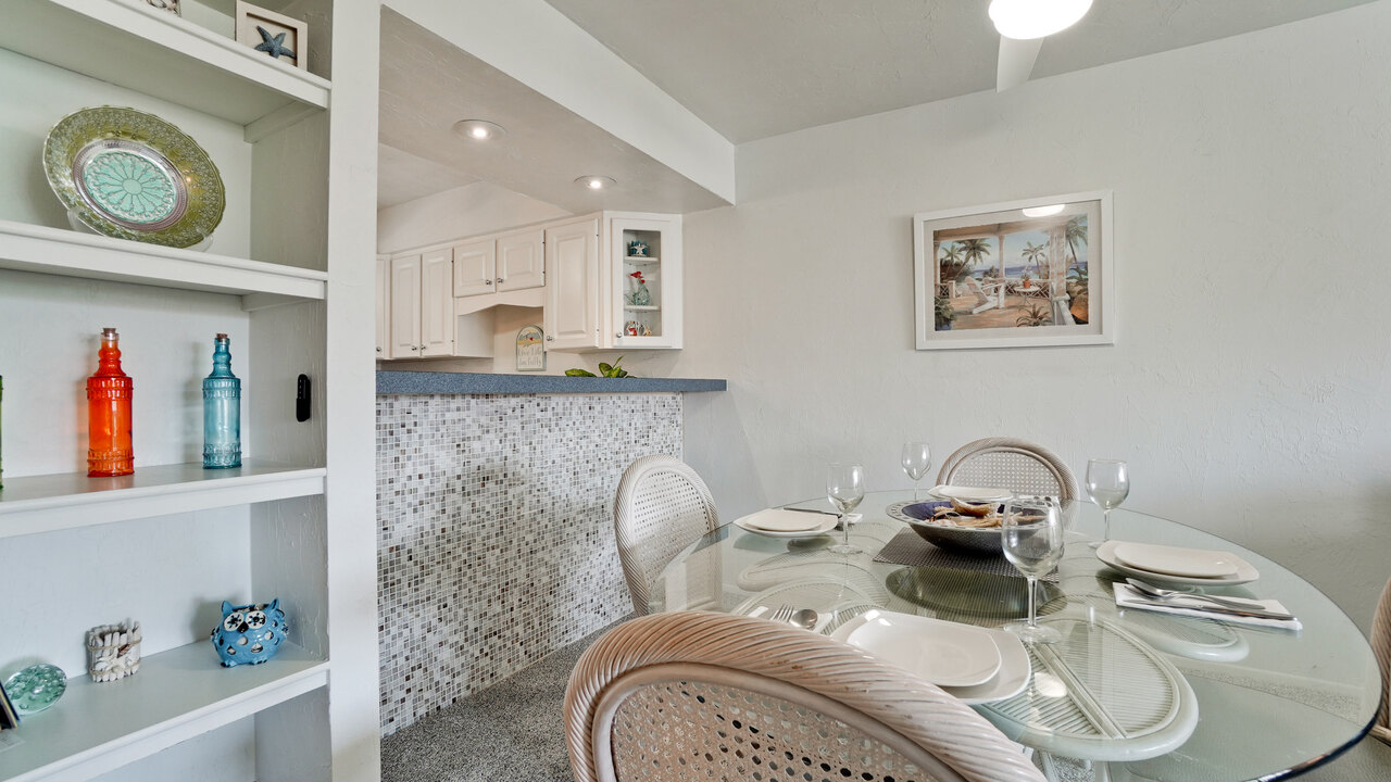 Runaway Bay 215 - Image 9