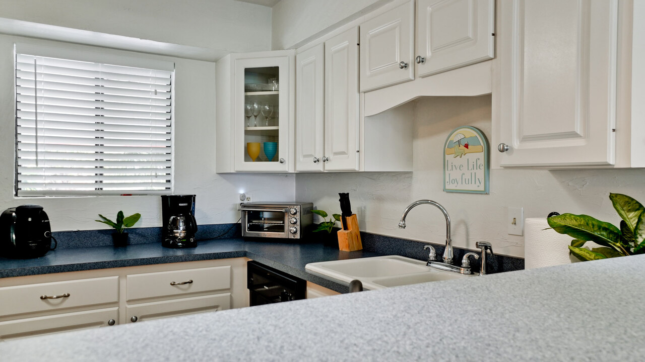 Runaway Bay 215 - Image 12