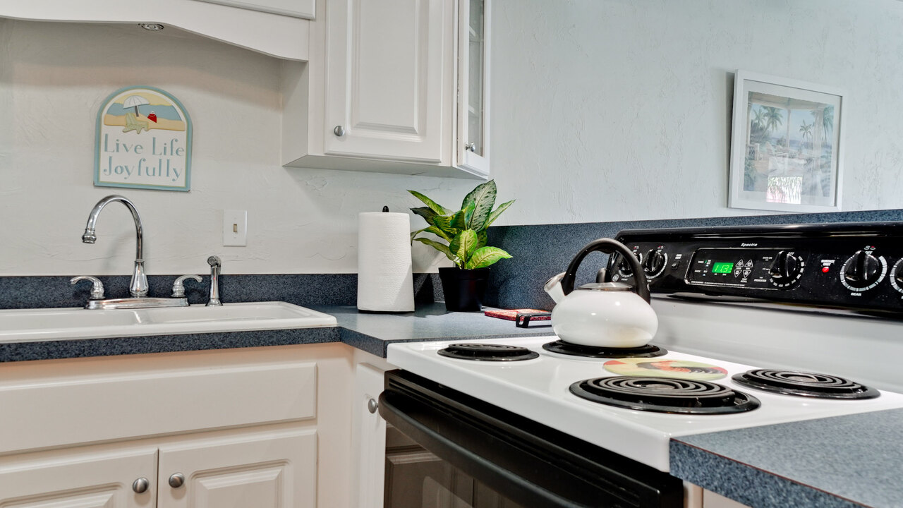 Runaway Bay 215 - Image 13