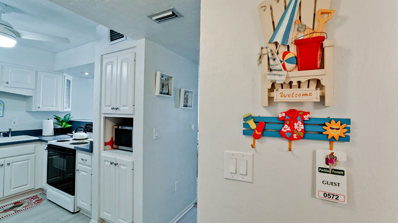 Runaway Bay 215 - Image 14