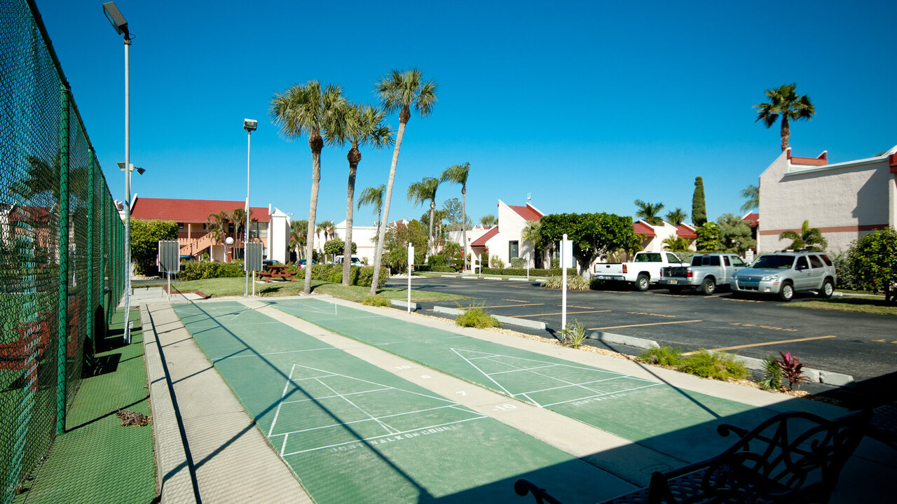 Runaway Bay 215 - Image 21