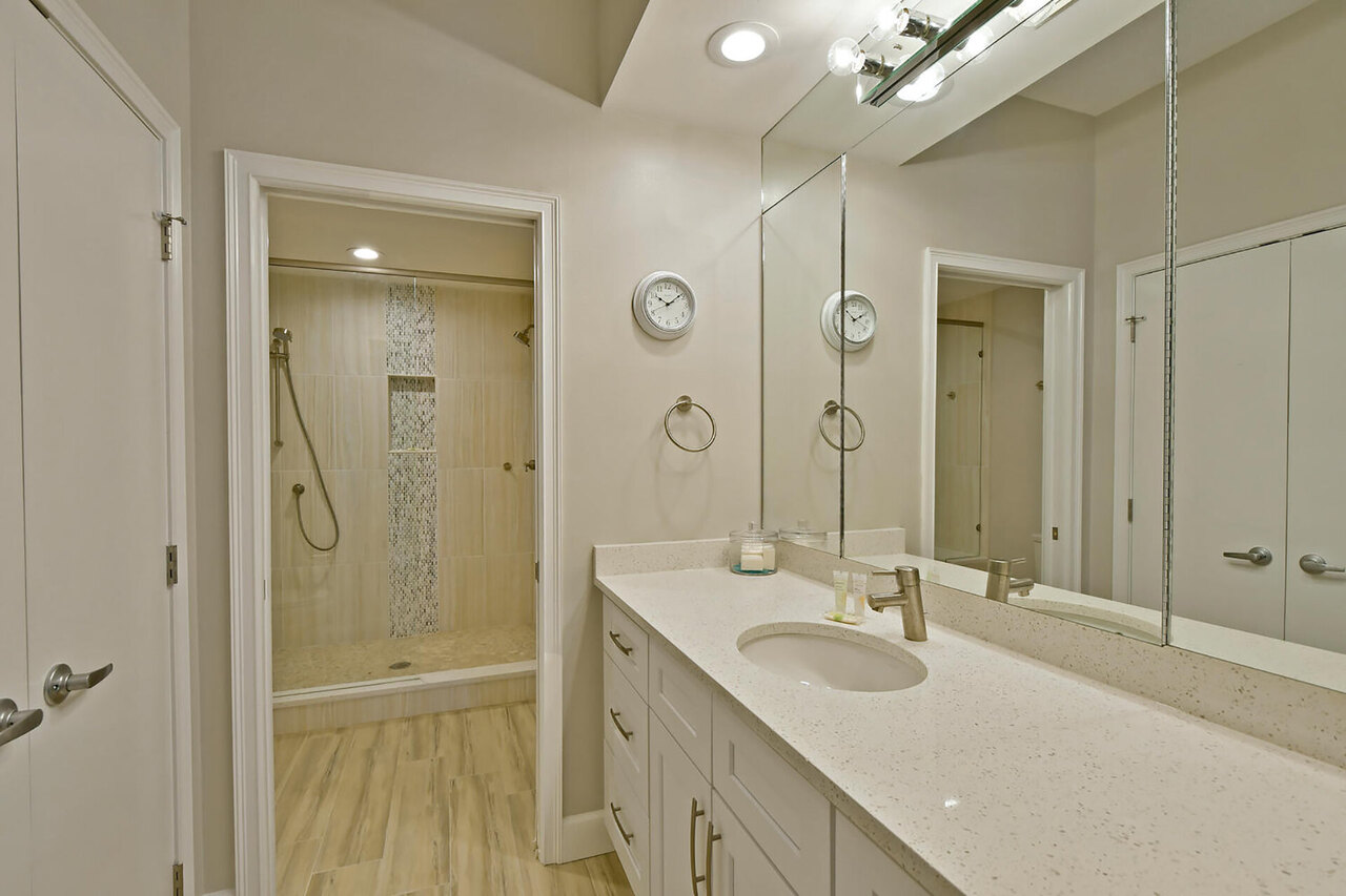 Harbor Villa Club 206 - Image 11