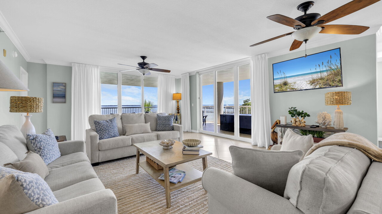 Destin West Heron 303 - Image 1