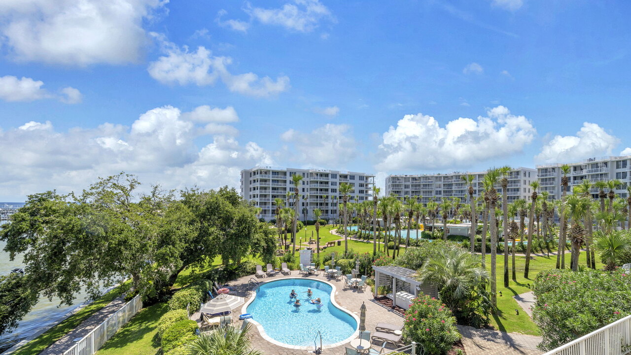 Destin West Heron 303 - Image 40