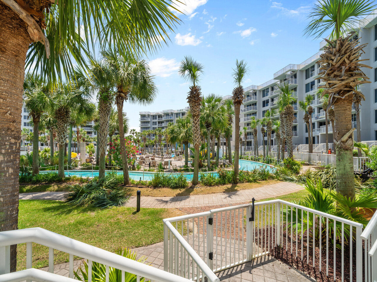 Destin West Heron L-08 - Image 1