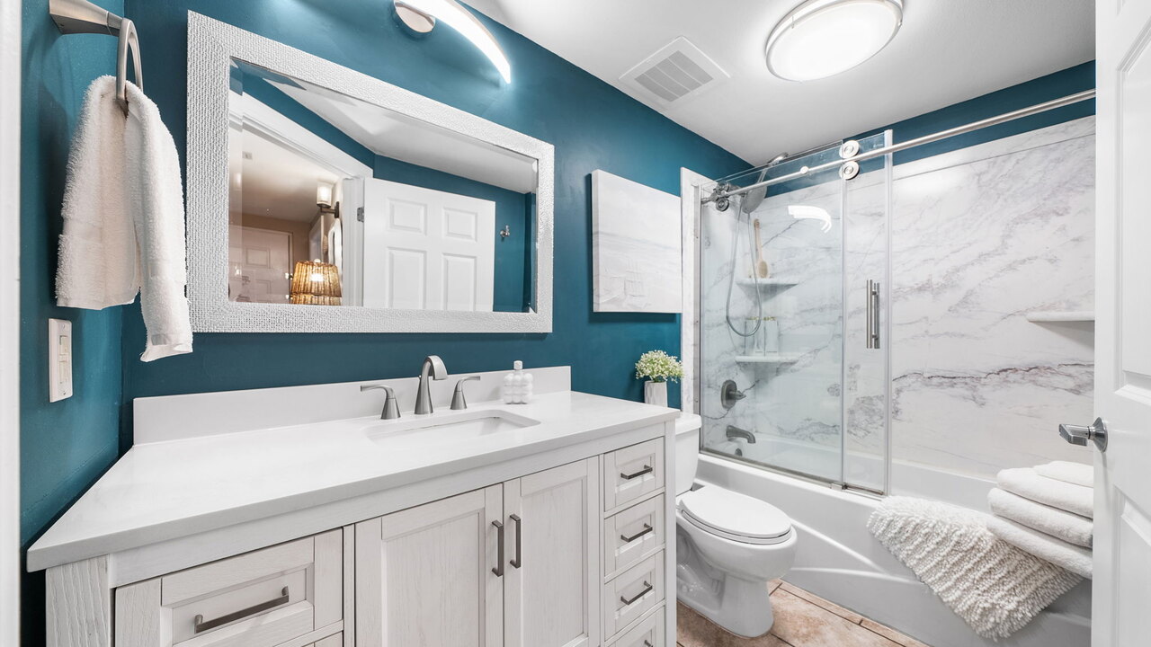 Sunrise Beach 2403 - Image 22