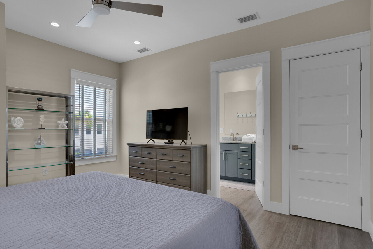 Bluefish 105 - Image 17