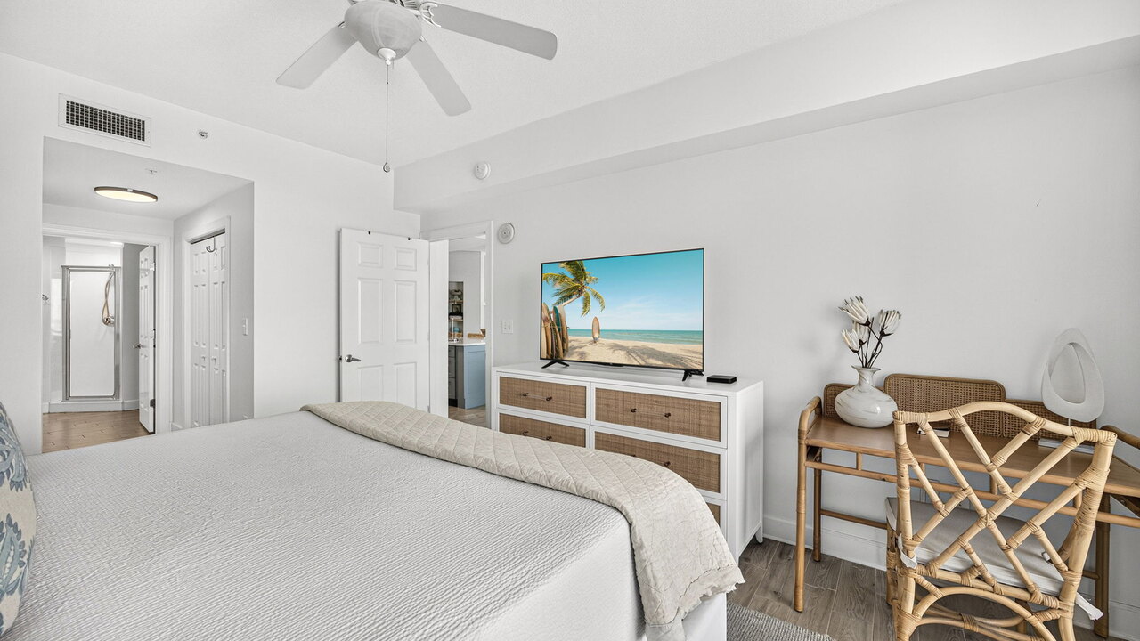 Sunrise Beach 1701 - Image 22