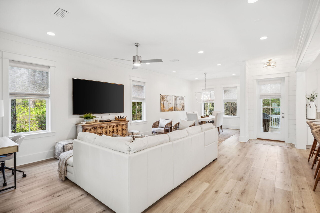 Red Bud Lane - Image 4