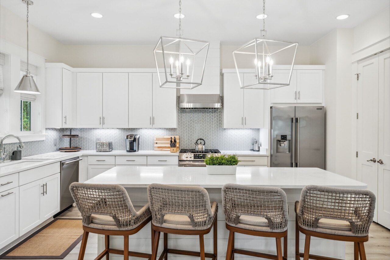 Red Bud Lane - Image 9