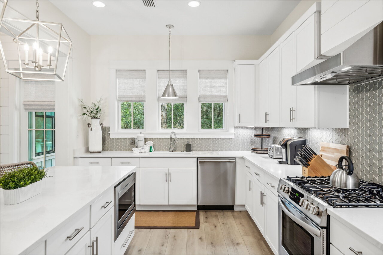 Red Bud Lane - Image 10