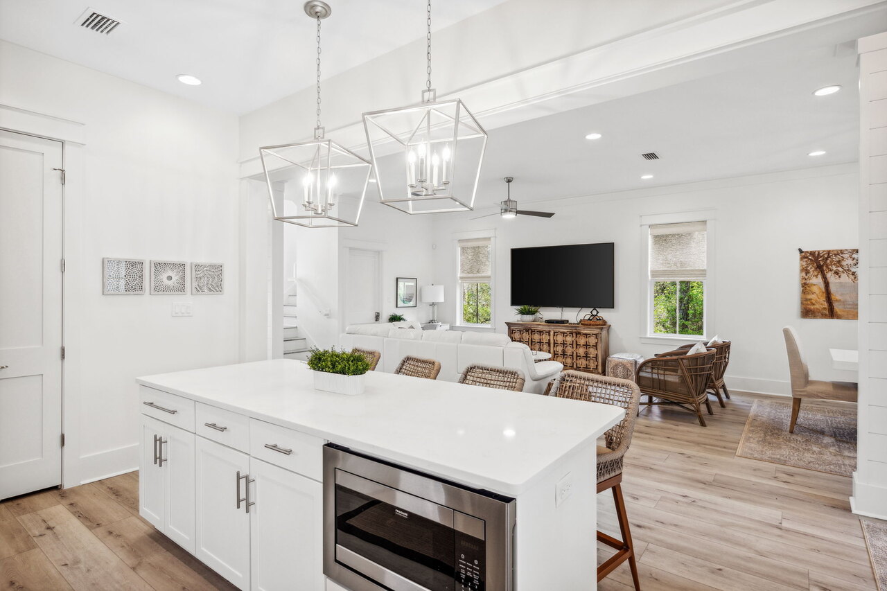 Red Bud Lane - Image 11