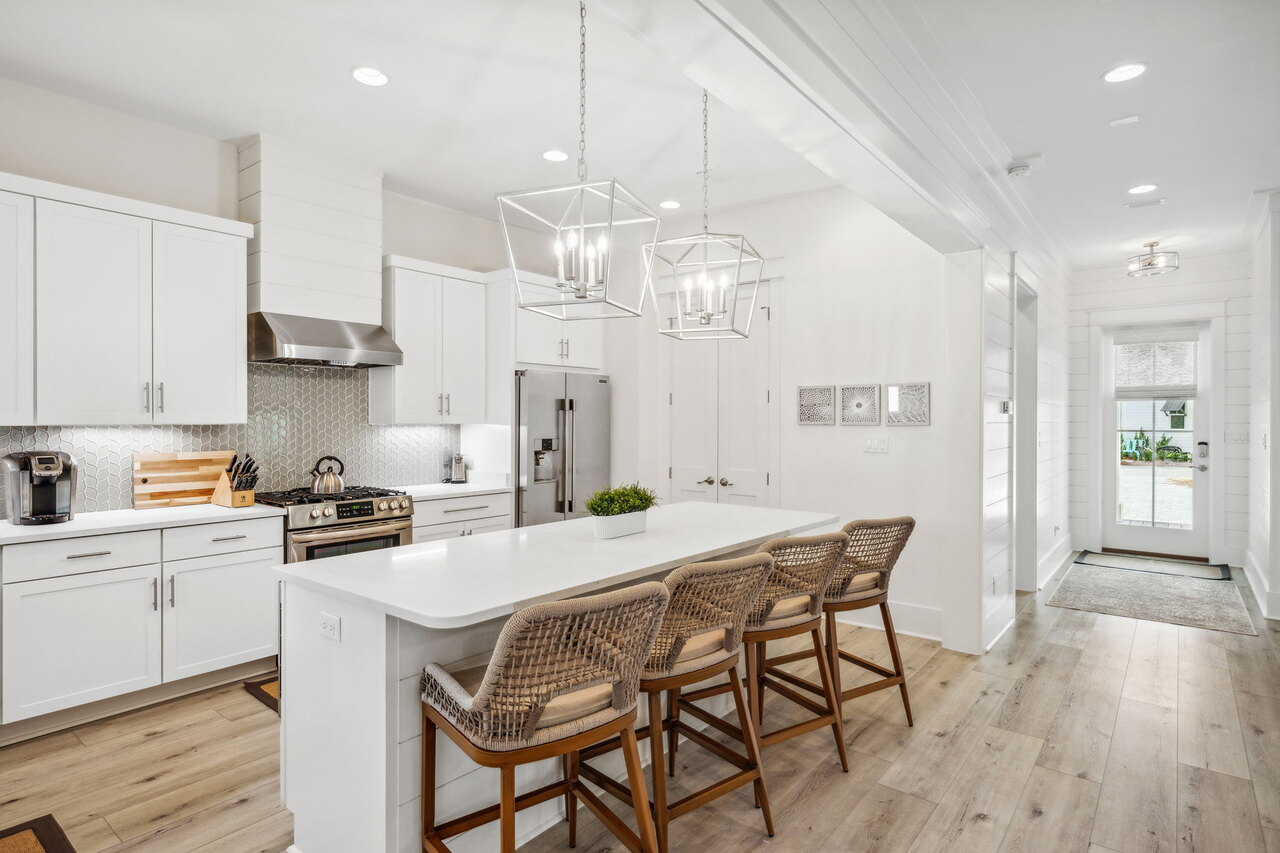 Red Bud Lane - Image 12