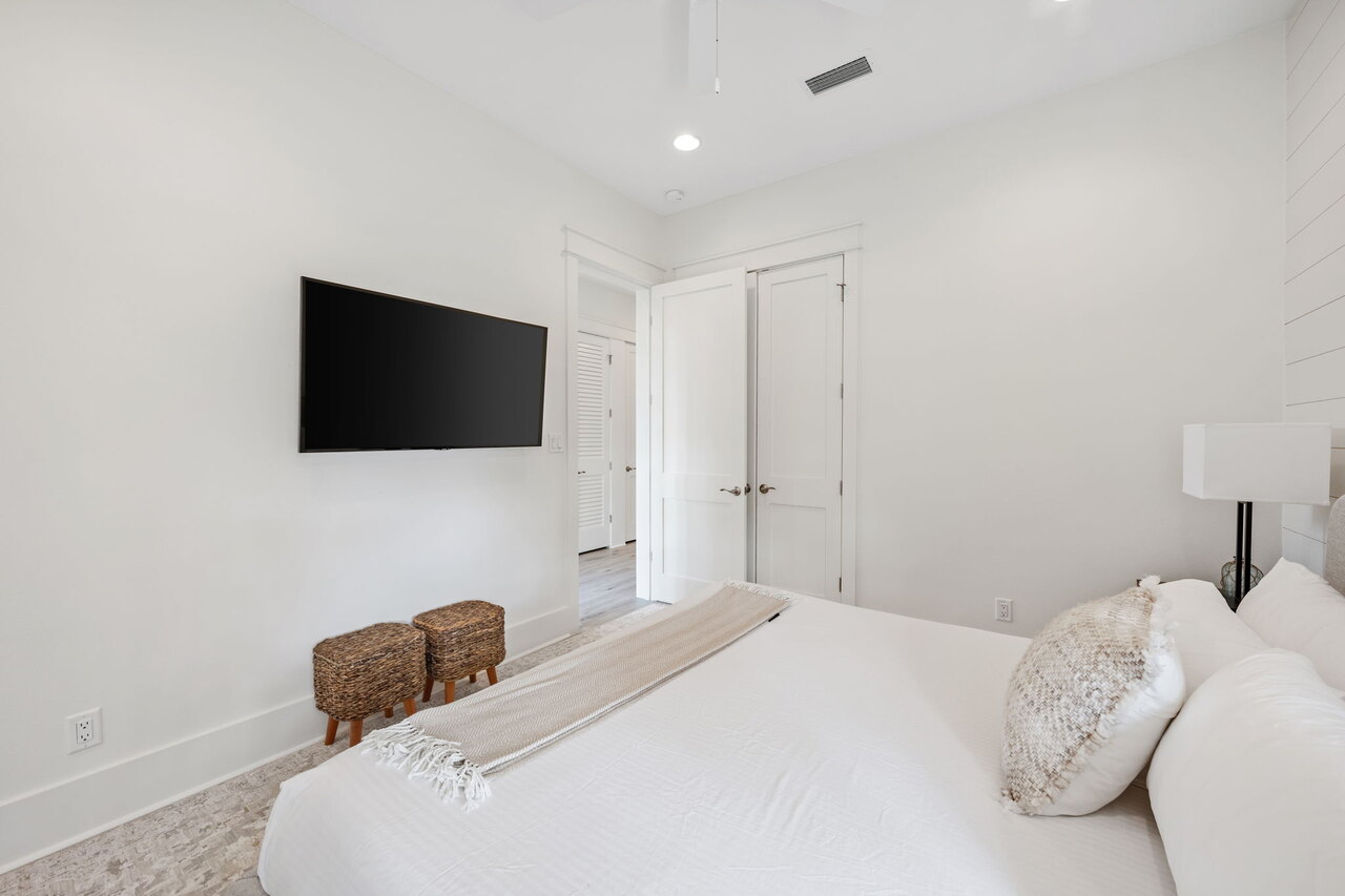 Red Bud Lane - Image 21