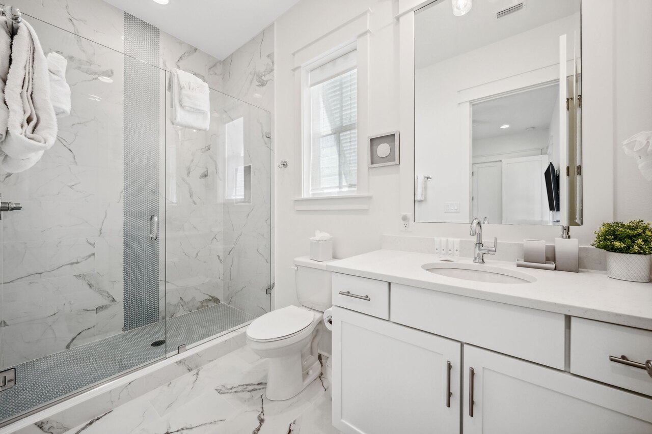 Red Bud Lane - Image 22