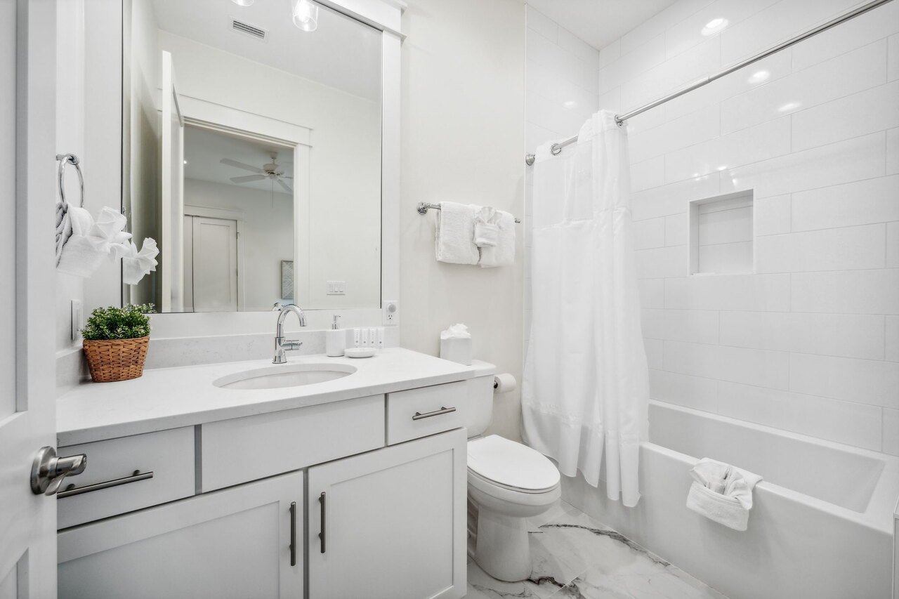 Red Bud Lane - Image 33