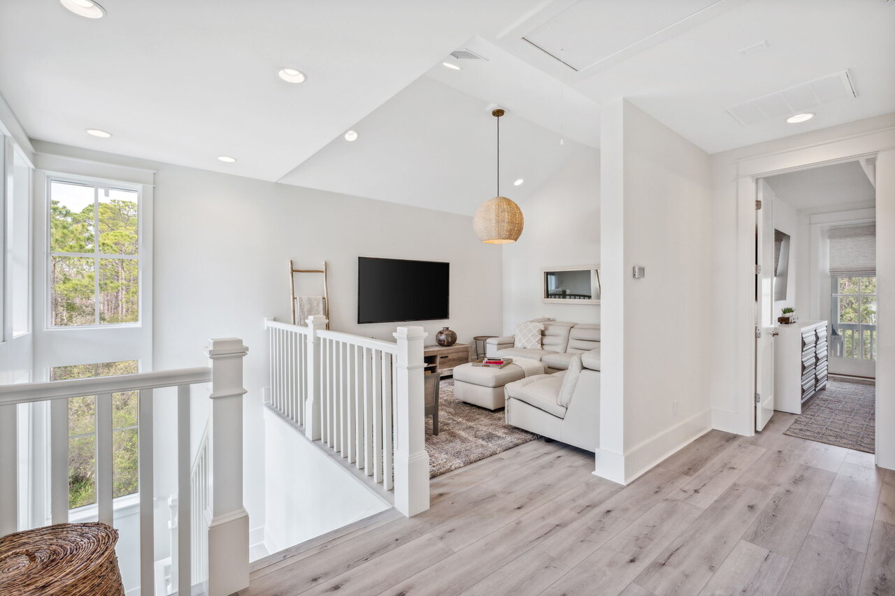 Red Bud Lane - Image 35