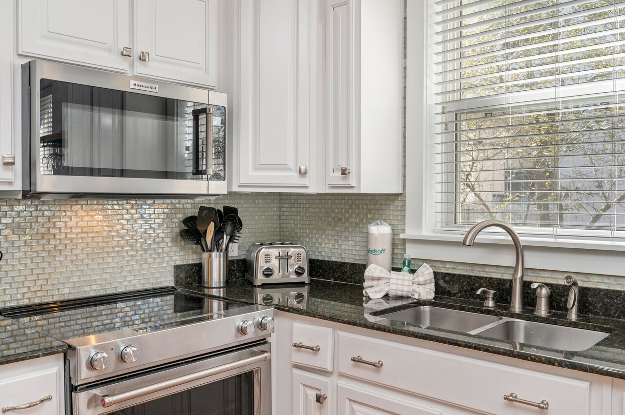 Seabreeze and Sunshine - Image 12