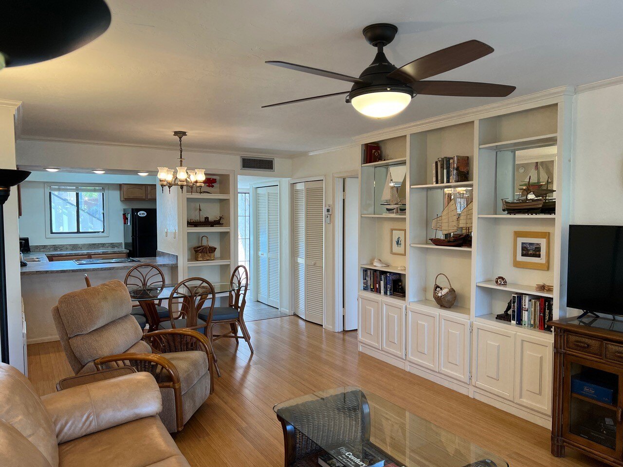 Runaway Bay 106 - Image 6