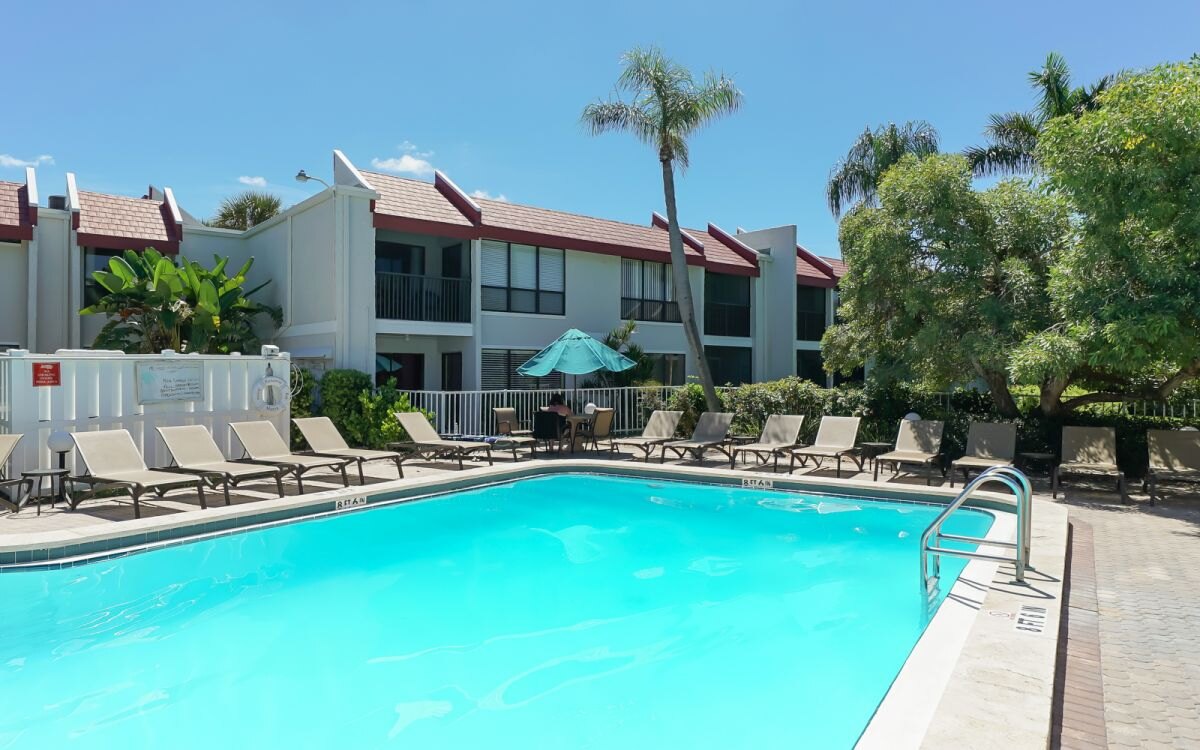 Runaway Bay 106 - Image 4