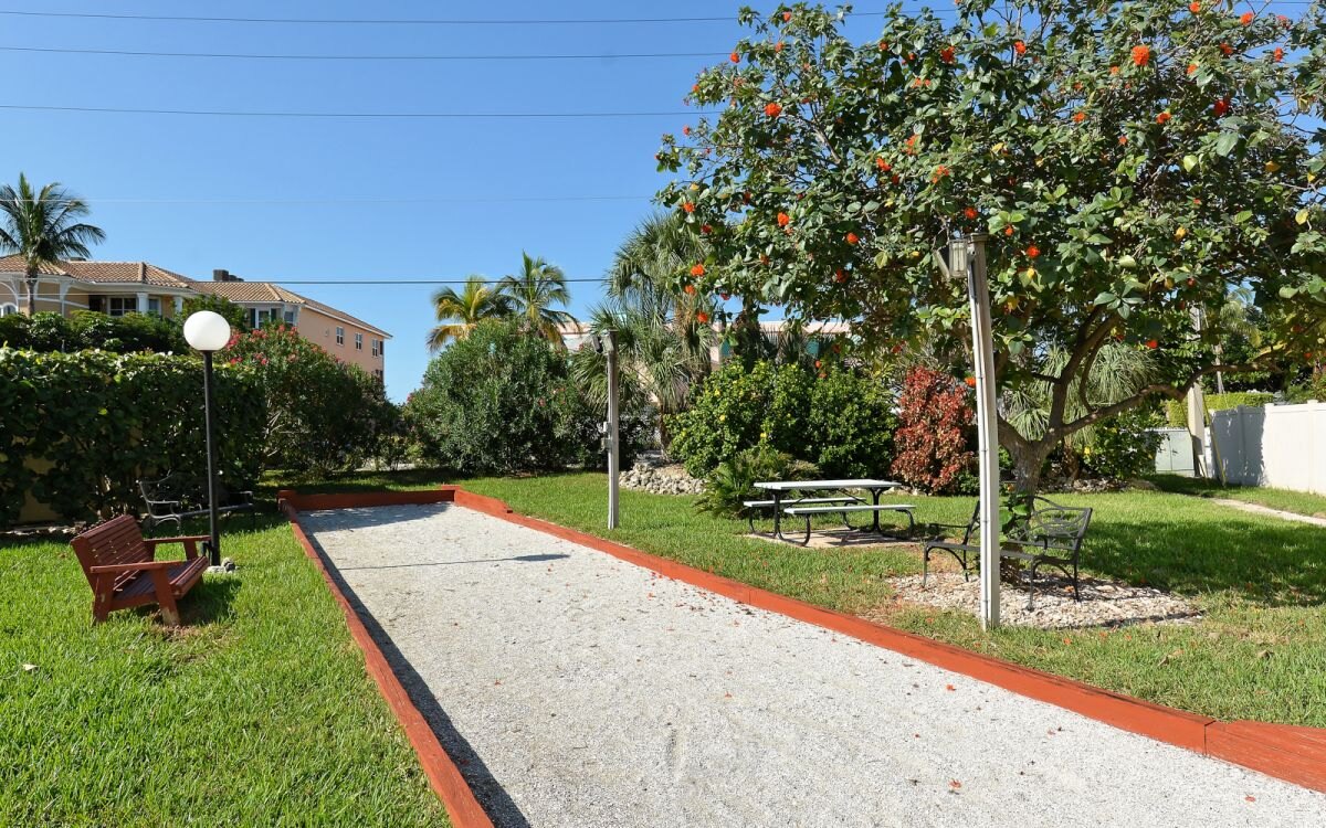 Runaway Bay 106 - Image 17