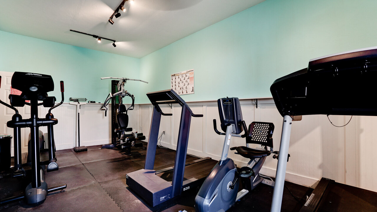 Runaway Bay 106 - Image 23