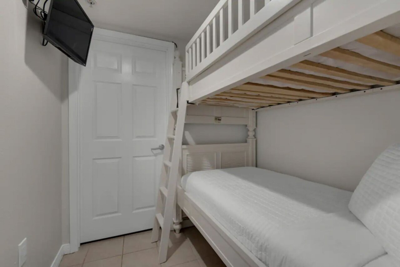 Destin West Pelican 306 - Image 16