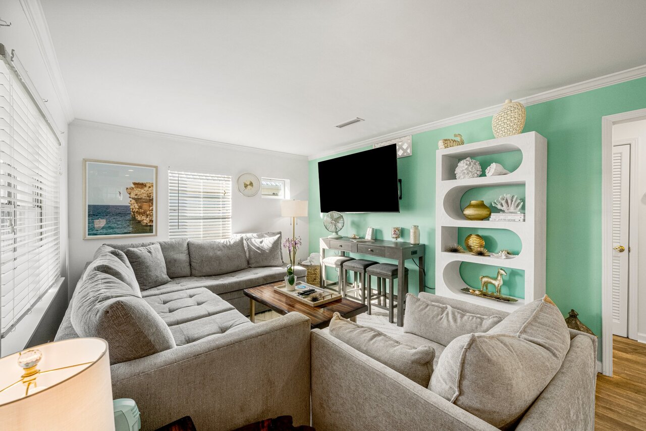 Captain's Quarters - Image 9