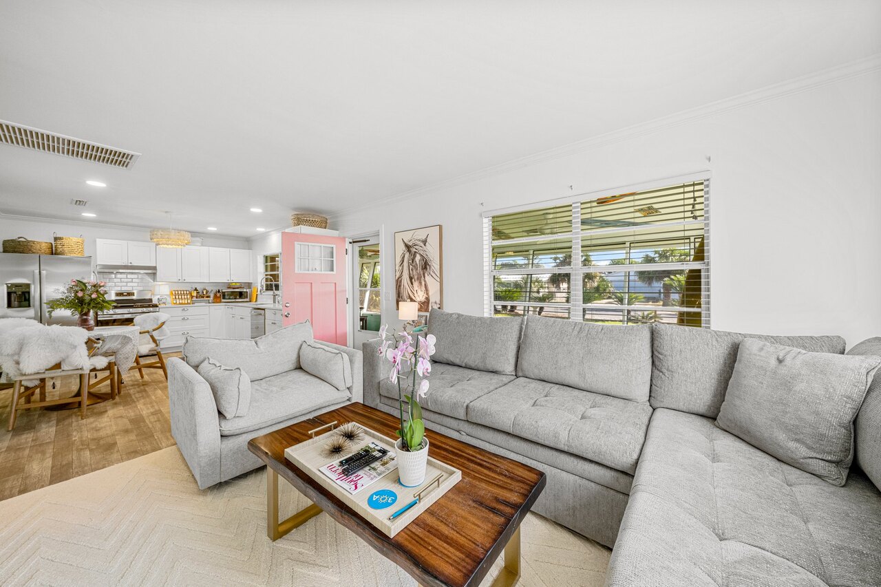 Captain's Quarters - Image 15