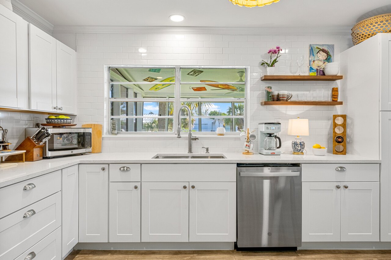 Captain's Quarters - Image 16