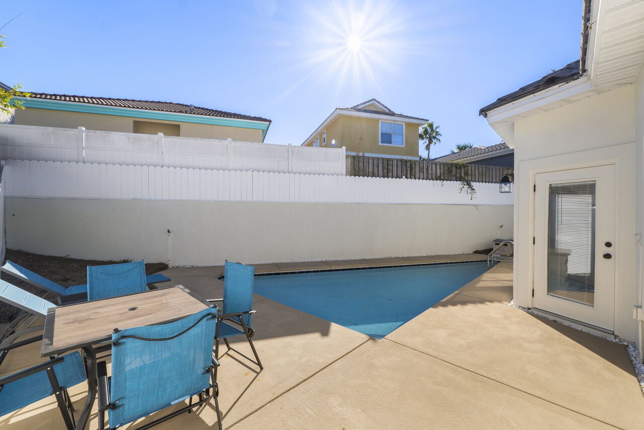 Beach Camp - Image 19